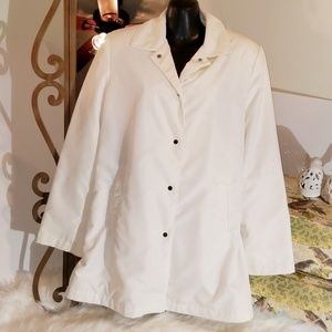 Talbots White jacket snap Petite size medium.
